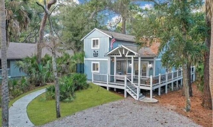 Blue Heron Lake House | The Webber · Boho Beach House w Private Patio and Golf Cart
