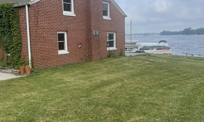 North Webster Cottage | North Webster, IN lake front on all sports Webster Lake.