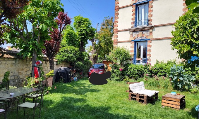 Houilles House | 1900 house with lots of charm, 10 minutes from St Lazare and Paris