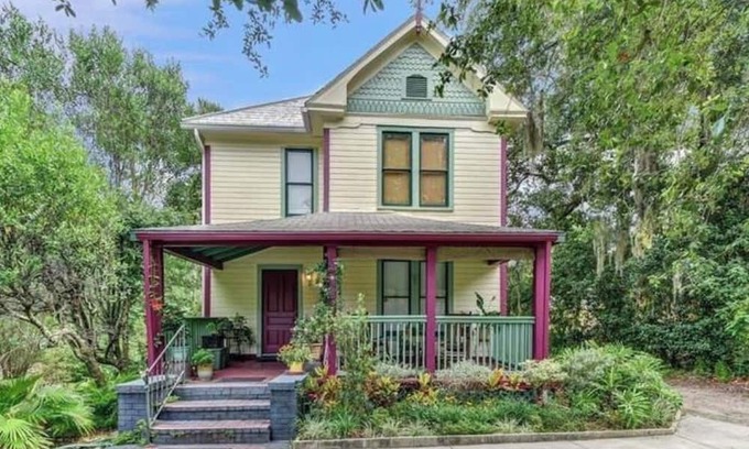 DeLand House | The Victorian House