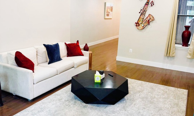 Eckington Apartment | 3-bedroom apartment in great DC neighborhood with WiFi, AC