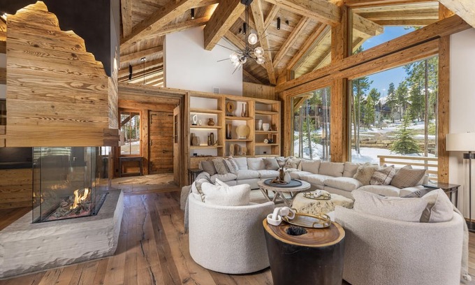 Boulder Ridge House | The most breathtaking ski-in ski-out villa with private hot tub, and game room