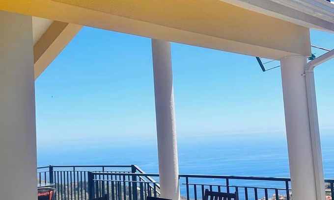Campanario House | Panoramic sea and Mountain View 2 Bedroom house