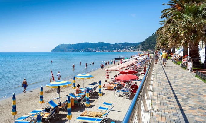 Alassio Ski Chalet | Serena 2 - Two Bedroom Chalet, Sleeps 5