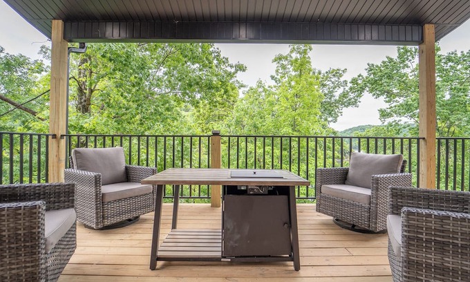 Rogers House | Cozy Lakefront Home on Beaver Lake, Rogers AR: "AR Halliday"nBRAND NEW HOME!