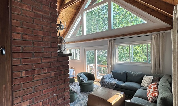Denver Ski Chalet | Recovery Run Chalet - Stunning Mountain Views!