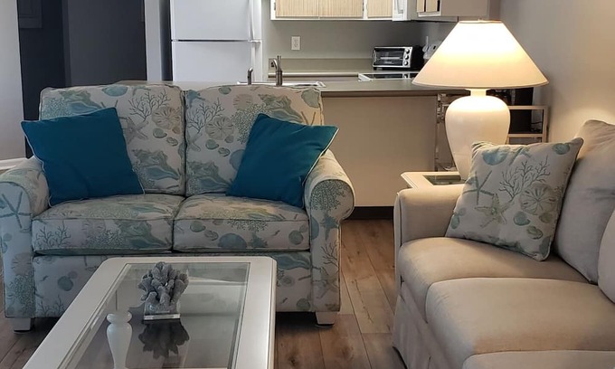 North Wildwood Condo | Days in July open, must rent the entire 17 days until July 30 not shorter term