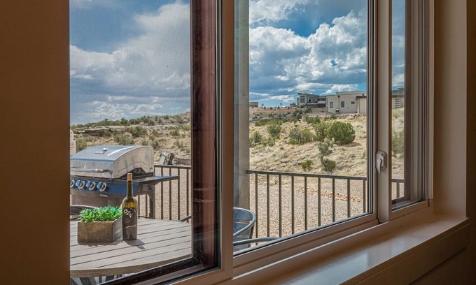 Grand Junction House | NEW! Desert Retreat Stunning Views, Near Golfing