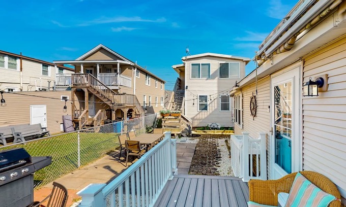 North Wildwood Cottage | Charming single-level escape with shared patio, grill, full kitchen, & AC