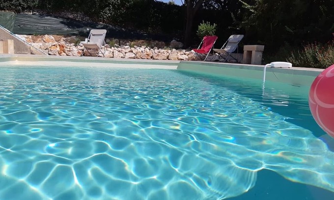Caremeau House | Maison familiale spacieuse pour 8 personnes, piscine, calme et climatisation!