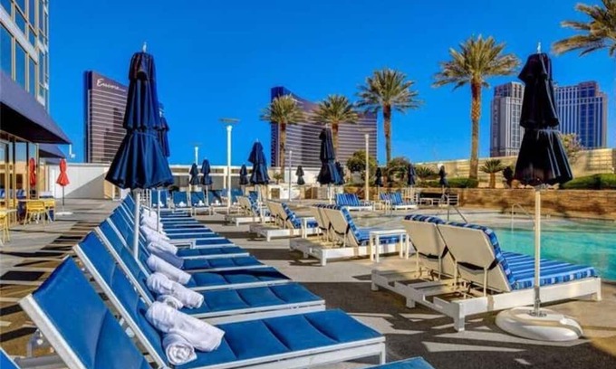 Las Vegas House | Strip View Suite at Trump Hotel