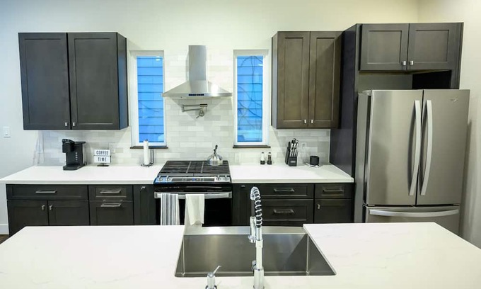 Shady Acres House | Perfect Houston getaway!! With 3 spacious bedrooms and a beautiful rooftop patio