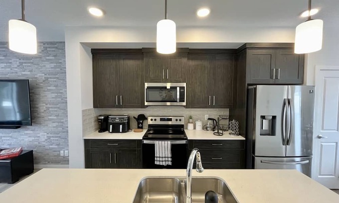 Airdrie House | Luxury Home for Long Stays