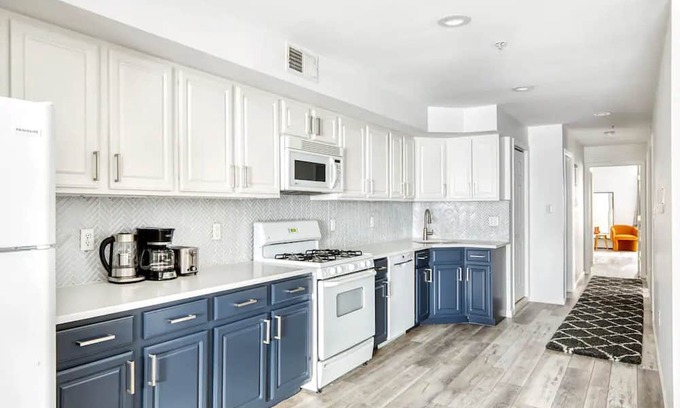 Union City Apartment | 3 Apts in 1! Modern 8 BR NYC 15 min