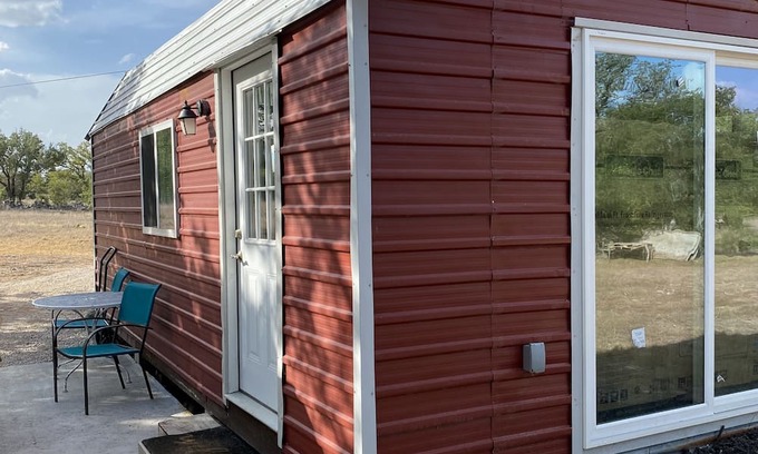 Johnson City Cabin | Cozy 2-bedroom cabin on Ranch WiFi, AC in heart of TX Hill Country Johnson City
