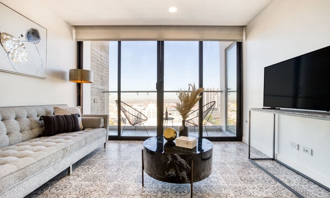 Avenida Revolucion Apartment | Epic Apt w/Balcony+View | Lounge+Gym+Pool Table