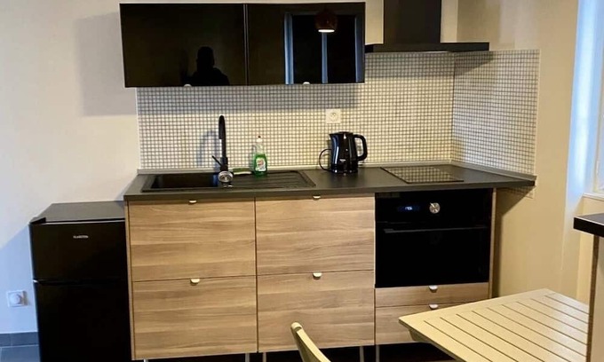 Les Lilas Apartment | Paris Express studio - 5 min on foot to tube station