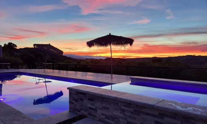 Emerald Hills House | Casita De La Luna - Trailhead adjacent, hiking and cyclist's paradise, Huge View
