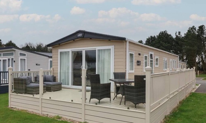 Cayton Bay Cabin | Whispering Willows 2-Bed Lodge in Scarborough