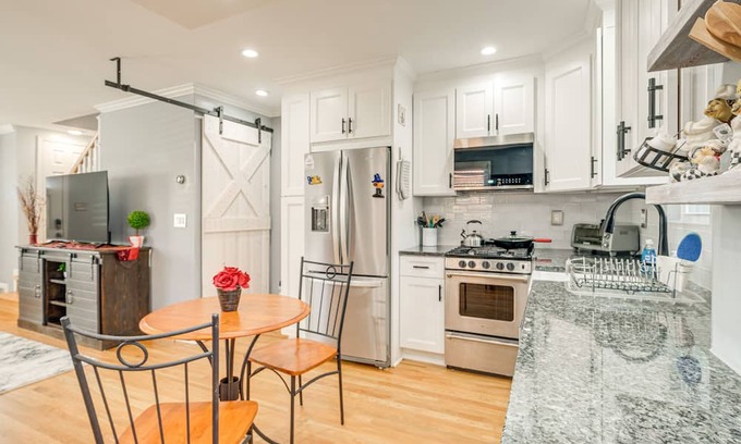 Seminary Hill House | Pet-Friendly Alexandria Escape w/ Yard: 8 Mi to DC