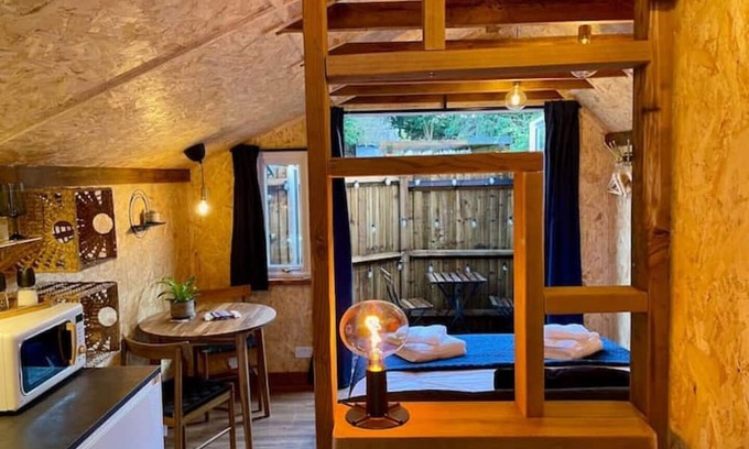 Old Malden Cabin | London & Surrey Cub House