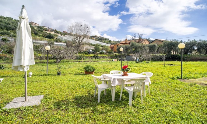 Torrazza Apartment | Apartment 'La Bruna' with Private Terrace, Private Garden and Wi-Fi