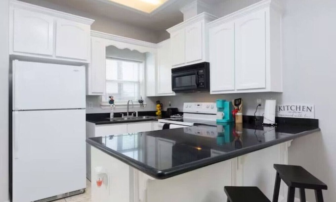 Edinburg Apartment | Urban Elegance Private/Gated 1BR