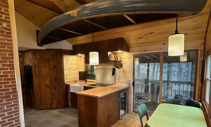 Rindge Cottage | Waterfront 2-bedroom Lake House in Rindge