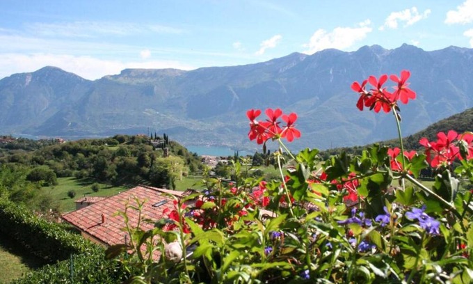 Prabione Apartment | Apartment 'Angelica 3' with Lake View, Balcony and Wi-Fi