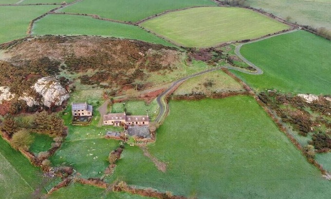 Goodwick Cottage | Remote Cottage. Panoramic Views & Skies. Fresh Air. Wonderful for families.