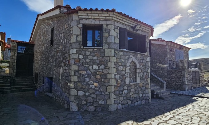 Arachova House | Livadi Escape