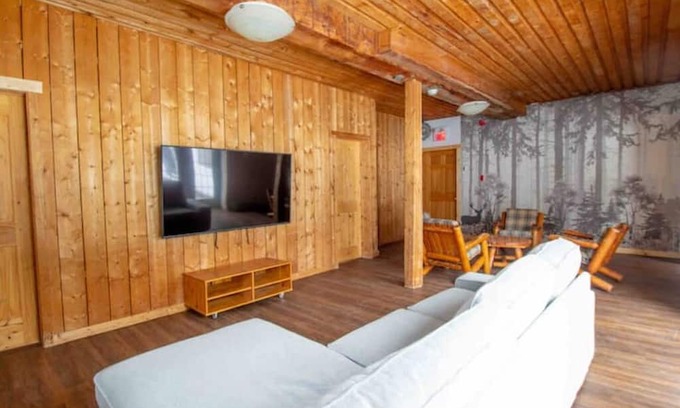 Eastman House | Chalet Ensoleille