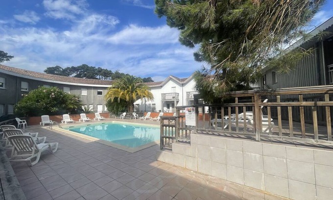 Le Canon Apartment | Apartment 'Appartement Terrasse Ref46' with Shared Pool, Private Terrace and Wi-Fi