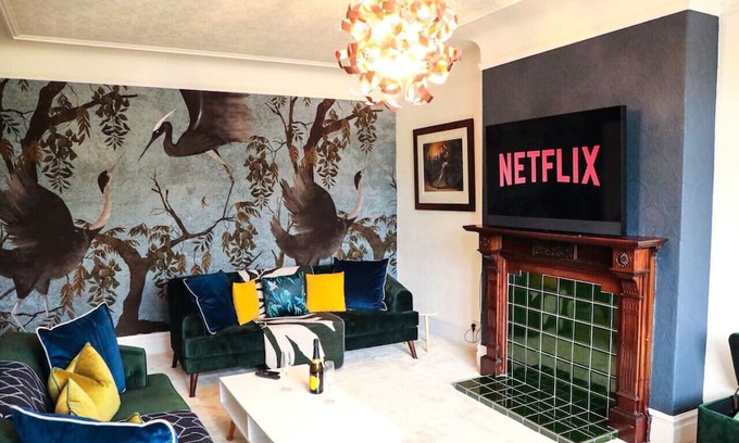 Hoylake House | Stylish & Modern Hoylake Maisonette - Sleeps 8