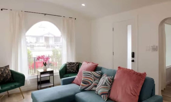 View Park-Windsor Hills House | 2 miles to SoFi, w/ free parking