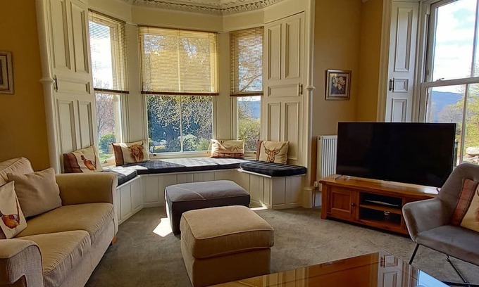Pitlochry House | Kinnaird Country House, Pitlochry, Scotland Private Hot Tub & Pet-Friendly