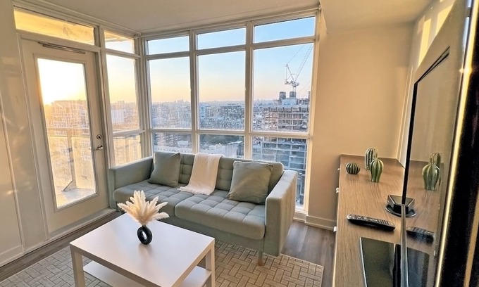 CityPlace Apartment | Rhenie-Downtown Toronto Suites