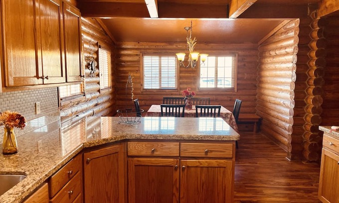 Mesquite Cabin | Cabin Retreat Mesquite Vacation Rental with Fenced Backyard!