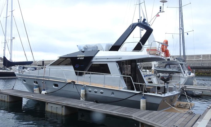 Madeira Region Boat Rental | Iate Sava, é Recomendado a Famílias, Alojamento Confortavel em Marina, Passeios