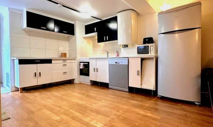 Houilles House | Chalet Charmant