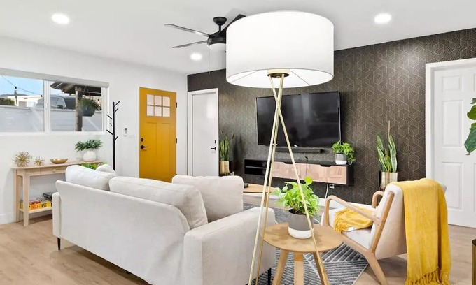 La Presa House | Charming 2 bedroom home in Spring Valley, CA.