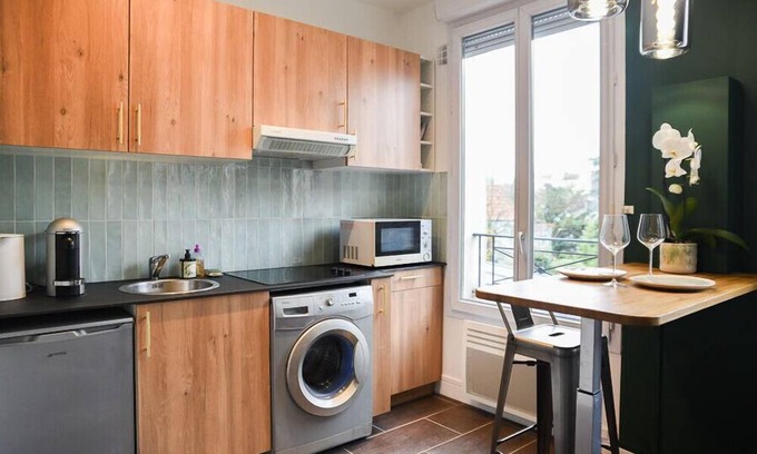 Charenton-le-Pont Apartment | Very peaceful 22 m² love studio