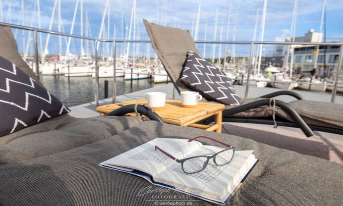 Heiligenhafen Boat Rental | Houseboat Seahorse Comfortable Vacation Home