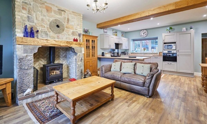 Edmondsley House | Host & Stay | Butterfly Cottage