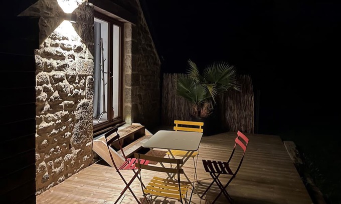 Ploemel Cottage | Cottage "Gîtes d'Izel N°2" with Private Garden & Wi-Fi