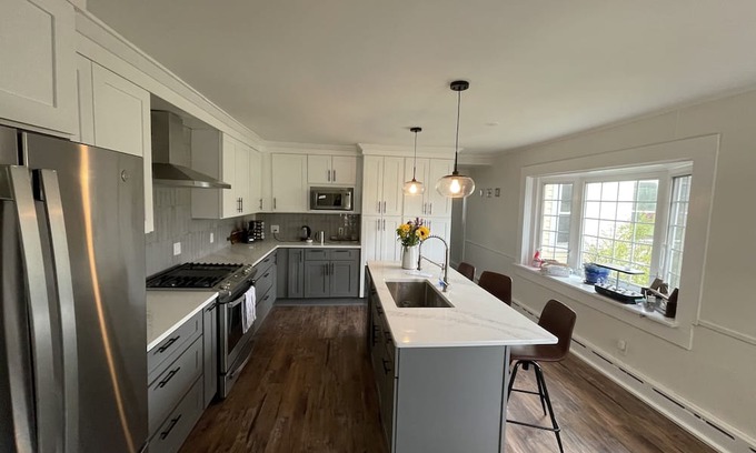Stockbridge House | Berkshire Retreat. Heart of the Berkshires. Walkable to town and hiking trails