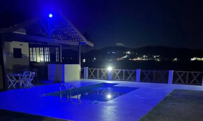 Cabo Frio House | Ótima Casa com Piscina, Sauna e Churrasqueira