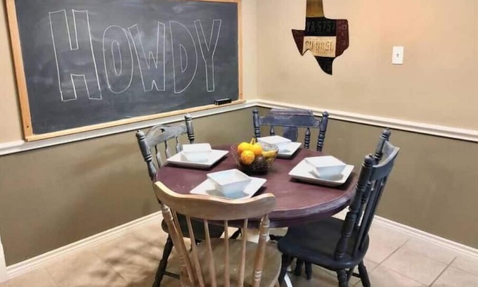 Southwood Valley Condo | Howdy Hangout