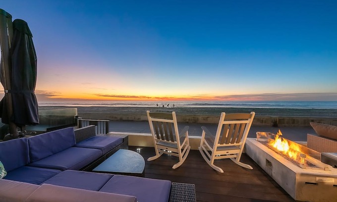 Mission Beach Condo | NEW LISTING! 2 Bed/ 2 Ba On the Beach!
