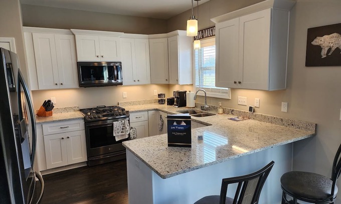 Smithville House | Spacious Stonegate